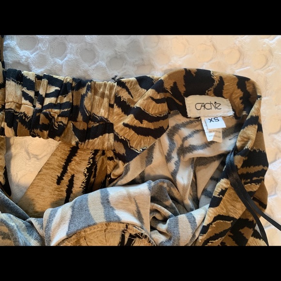 CACHÉ - Picture 5 of 6